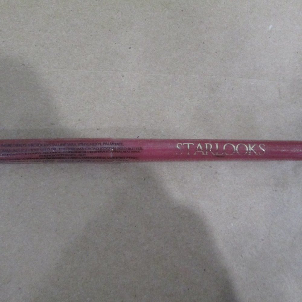 Starlooks Luxe Longwear Lip Pencil in "Stellar"